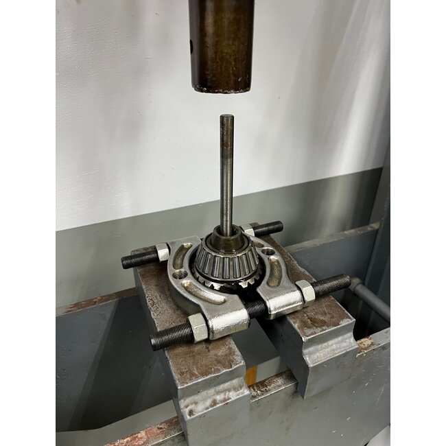 QuickSilver MerCruiser upper unit V6 rebuilt 1.62 & 2.00 ratio 1547-861063A10