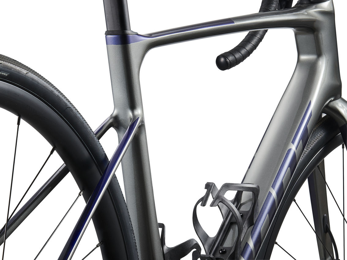 Giant Defy Advanced 1 2024 Charcoal