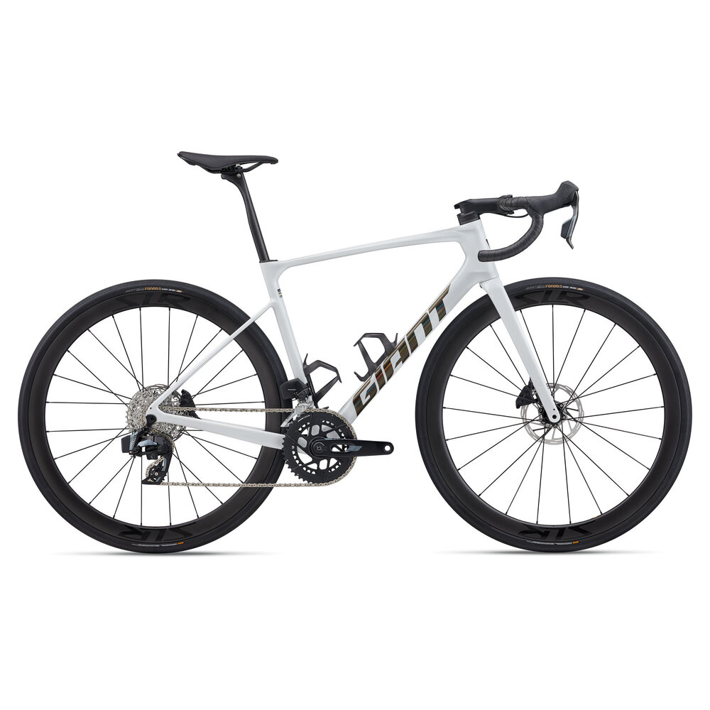 Giant Defy Advanced Pro 1 2026 Wit - Rijwiel Cash en Carry