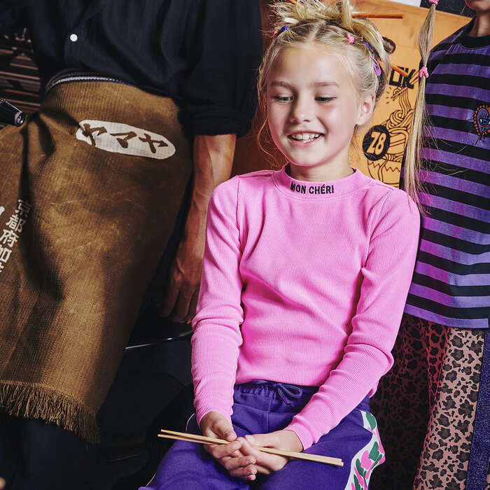 Z8 Isalie Pinky promise