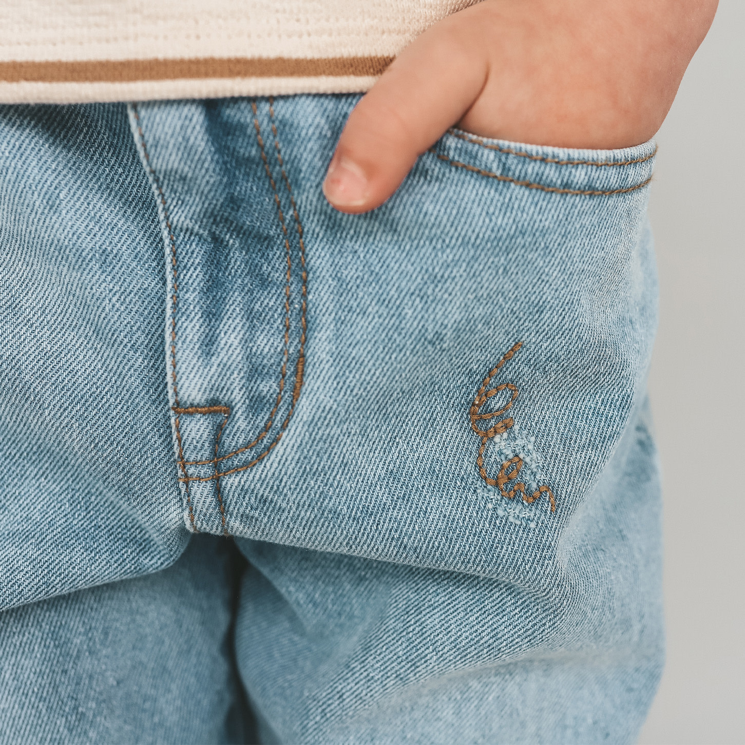 Your Wishes Denim | Tapered Embro Jeans Faded Blue