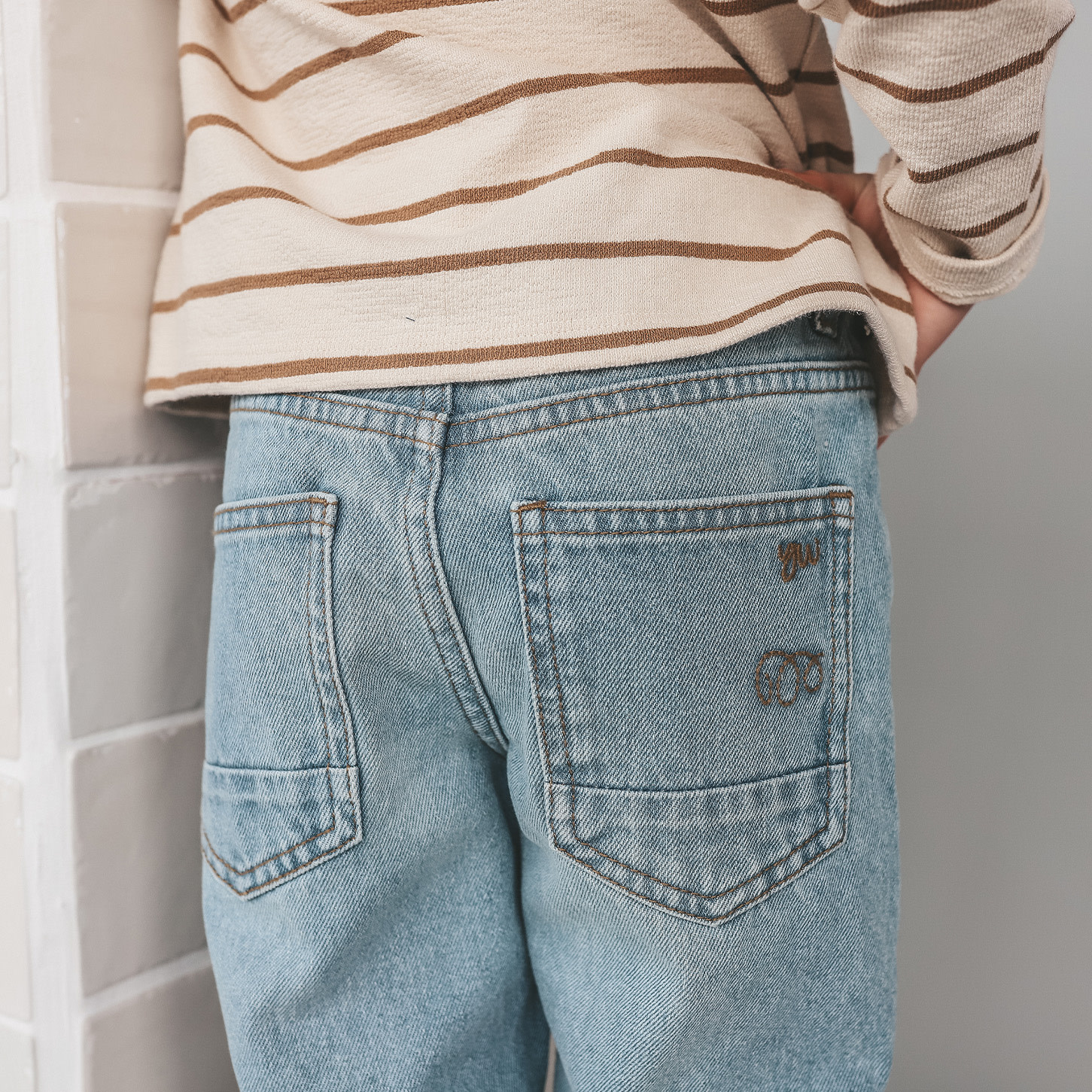 Your Wishes Denim | Tapered Embro Jeans Faded Blue