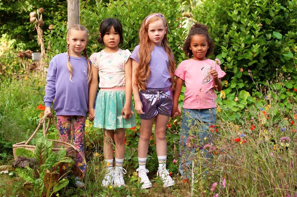 Jubel T-shirt AOP Offwhite - Rolling into Spring