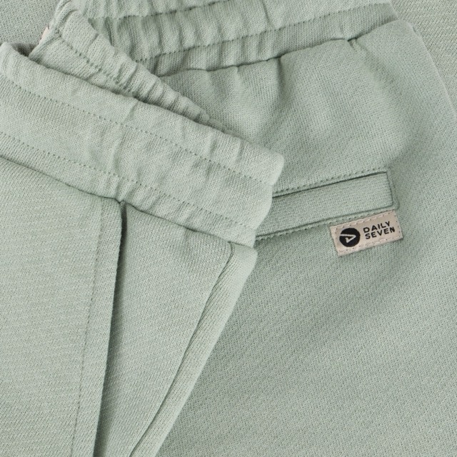 Daily7 Shorts Structure Green Milieu