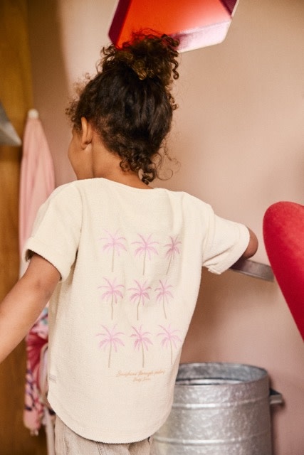 Daily7 T-shirt Backprint Sandshell