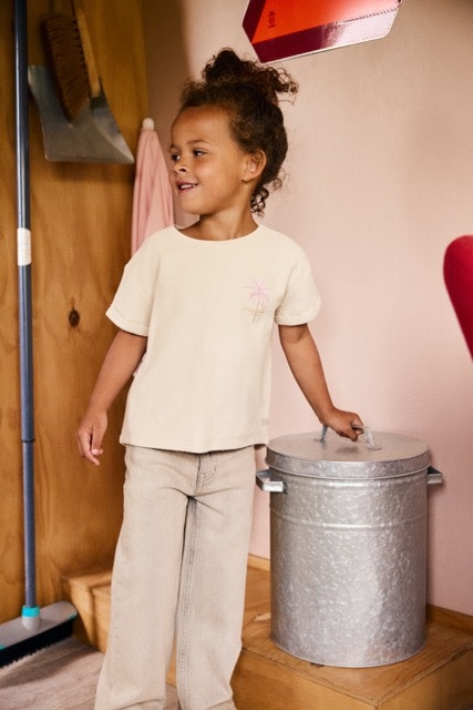 Daily7 T-shirt Backprint Sandshell