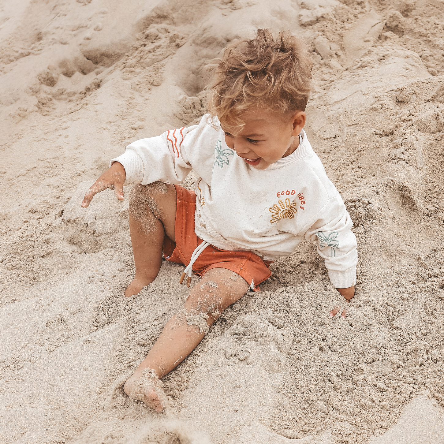 Your Wishes Sun Waves | Oversized Sweater White Swan