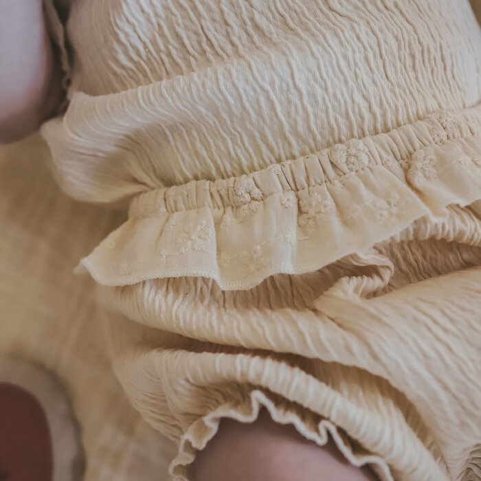 Your Wishes Wavy | Ruffle Boomer White Swan