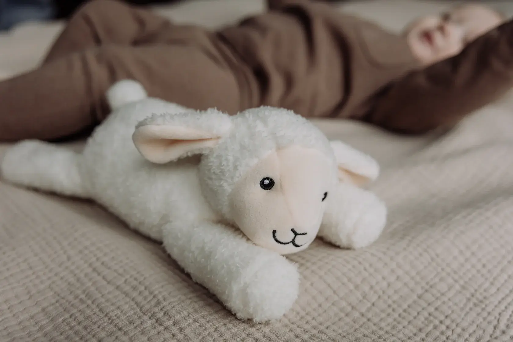 Flow Amsterdam Rosie (beige) - Oplaadbare heartbeat comforter