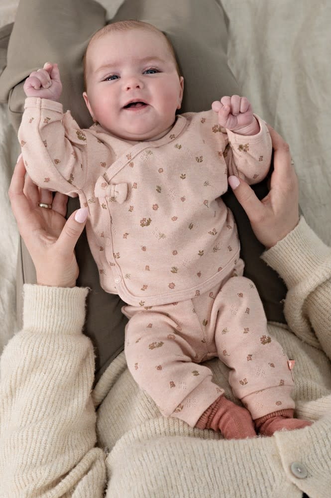 Feetje Overslagshirt pointelle rib AOP Roze melange - Fall in Love
