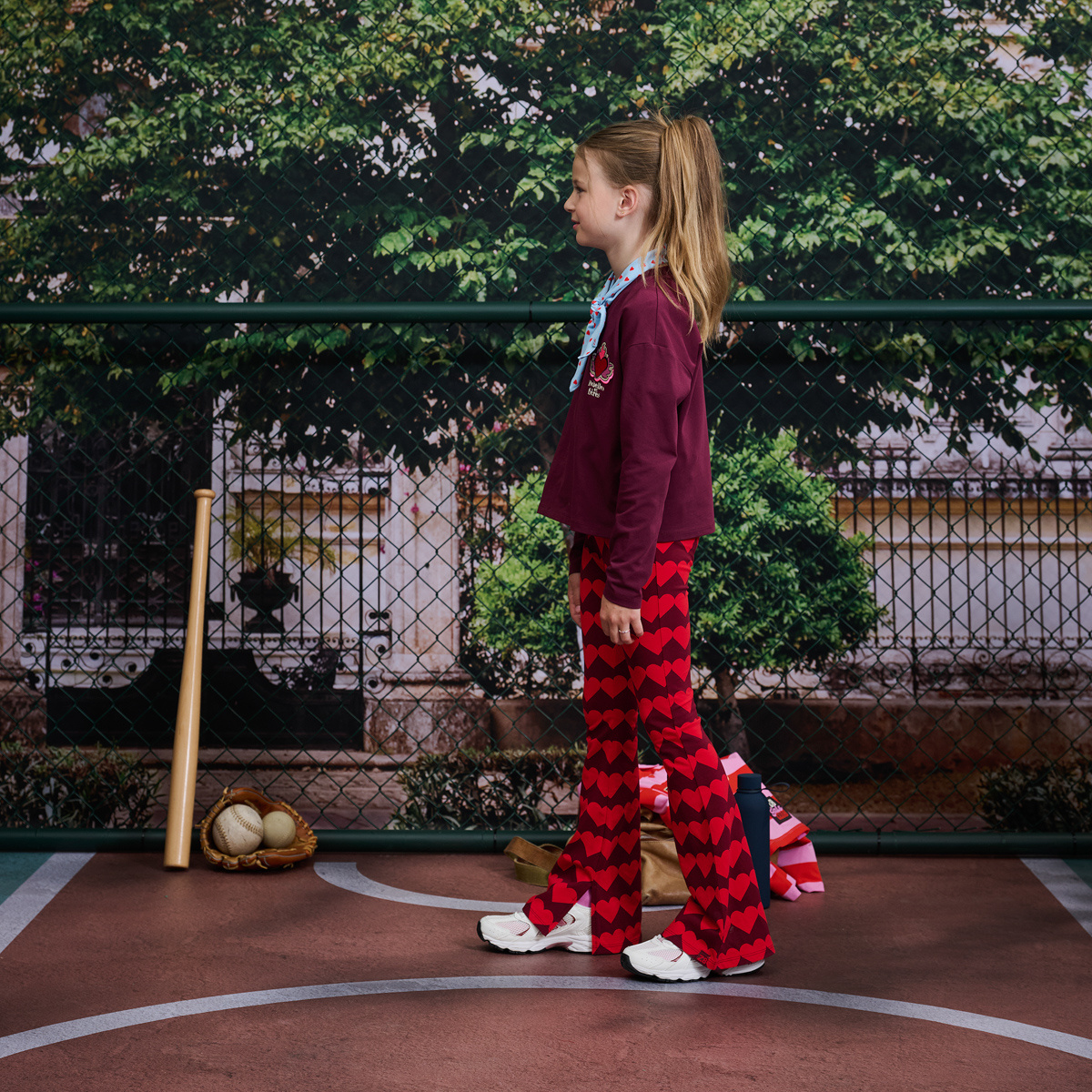 Z8 Esther Burgundy battle