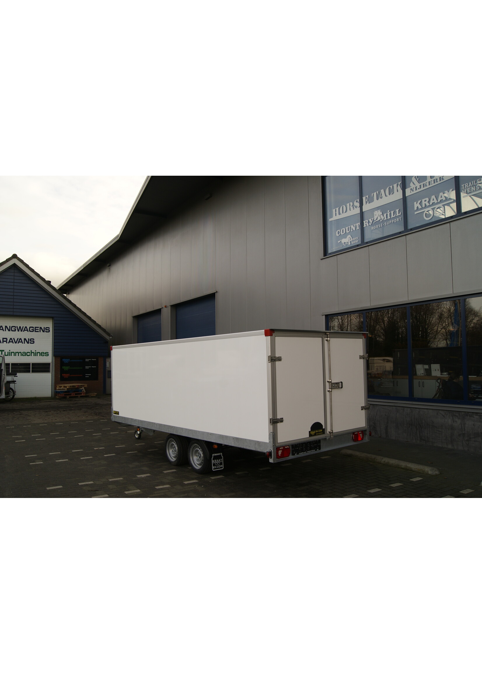 Powertrailer Lesaanhangwagen met vaste gesloten opbouw conform CBR eisen