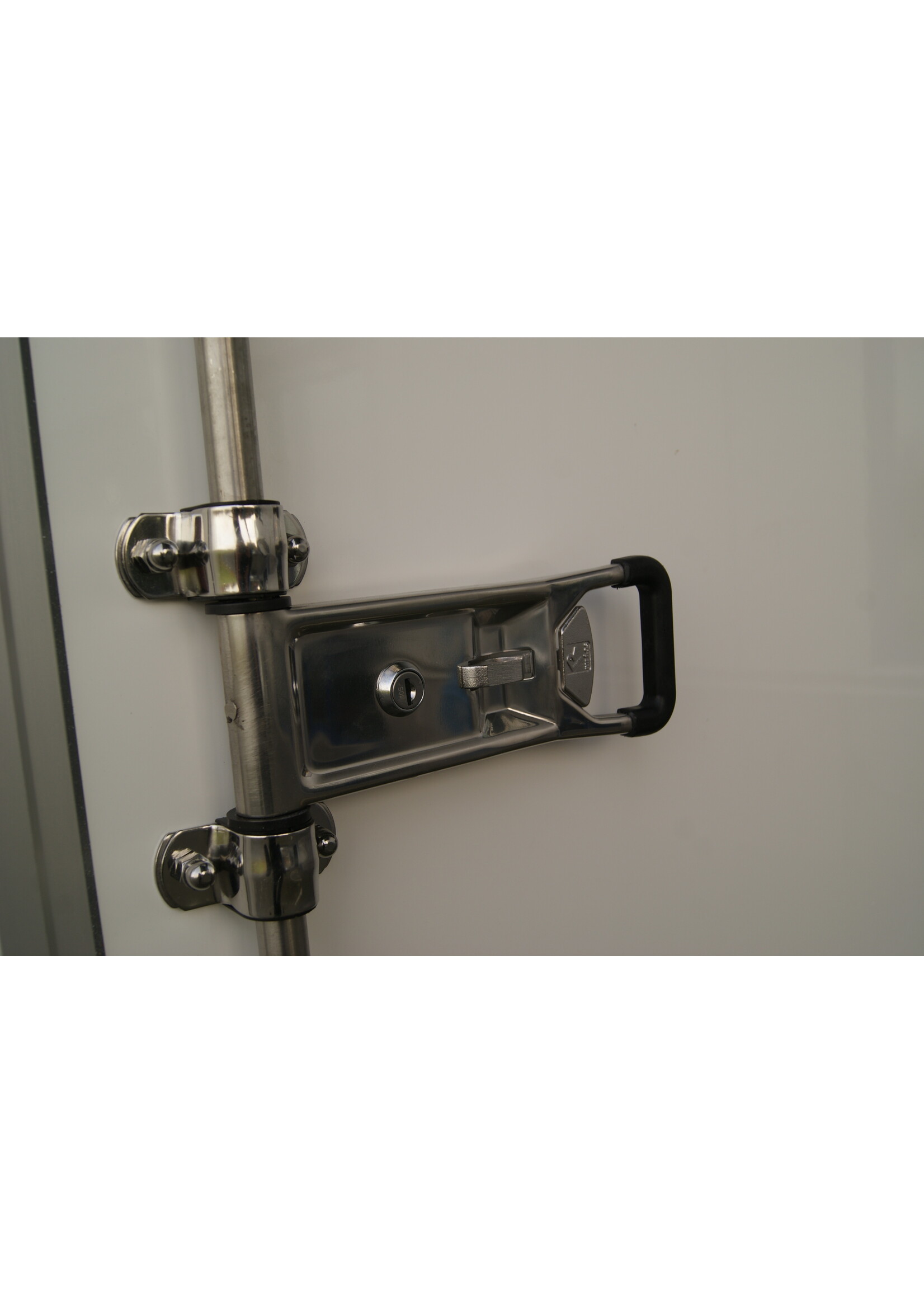 Powertrailer Lesaanhangwagen met vaste gesloten opbouw conform CBR eisen