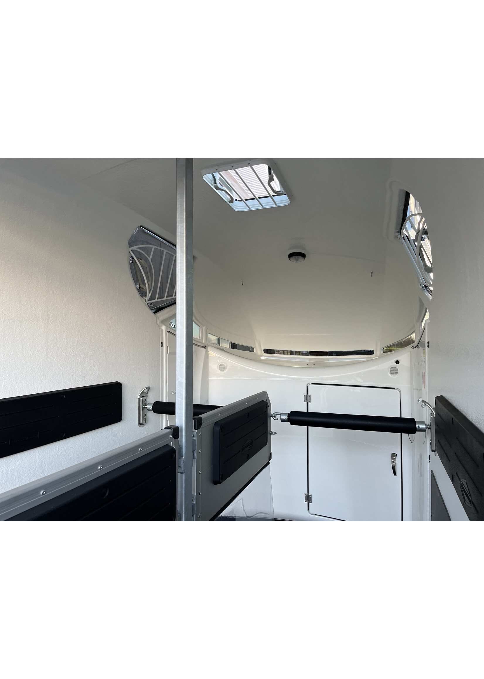 Bockmann Bockmann Neo L SKA -WCF-  | 2.700 Kg |  Zadelkamer & Trapbescherming ALL-INN AKTIE