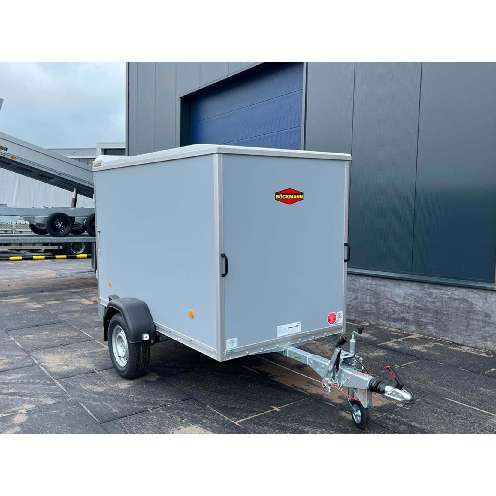 Bockmann Böckmann Gesloten Aanhangwagen | 2515L x 1300B x 1520H  | Geremd | ALL-INN AKTIE