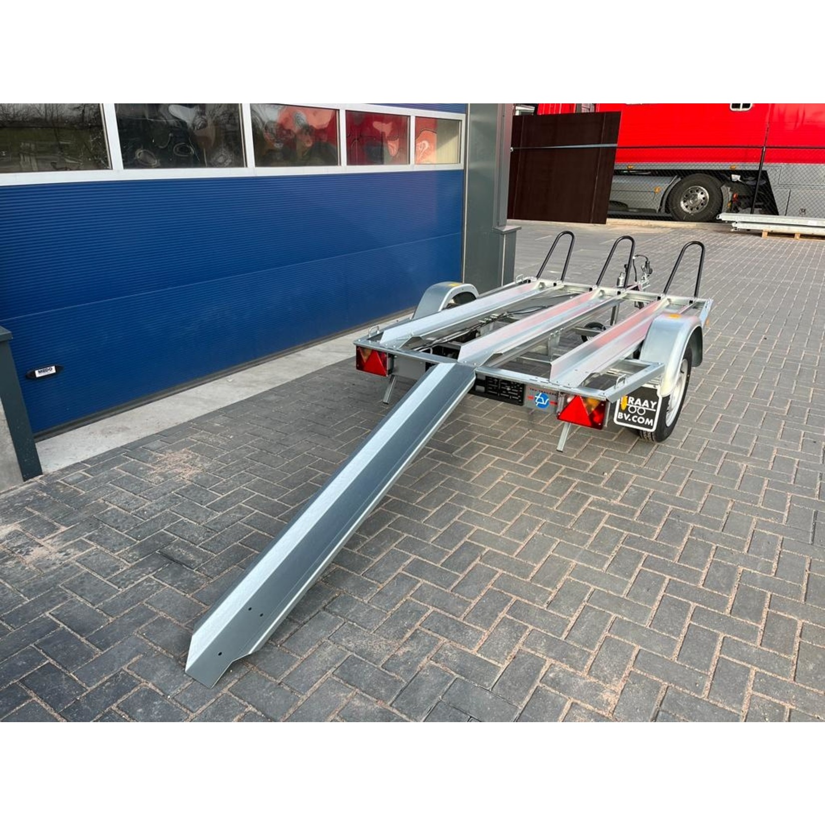 Bockmann Böckmann MU2  Motor Transporter | 197x 114 Cm | ALL-INN AKTIE