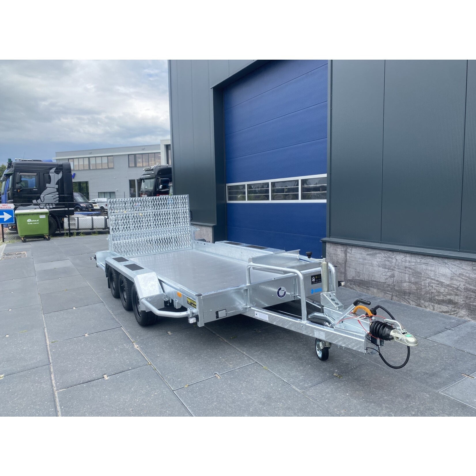 Hapert Hapert Indigo LF-3 |  405 x 159 cm |  3.500 kg | Geremd | ALL - IN AKTIE!