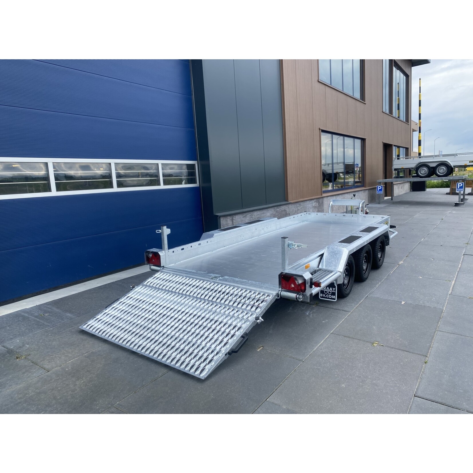 Hapert Hapert Indigo LF-3 |  405 x 159 cm |  3.500 kg | Geremd | ALL - IN AKTIE!