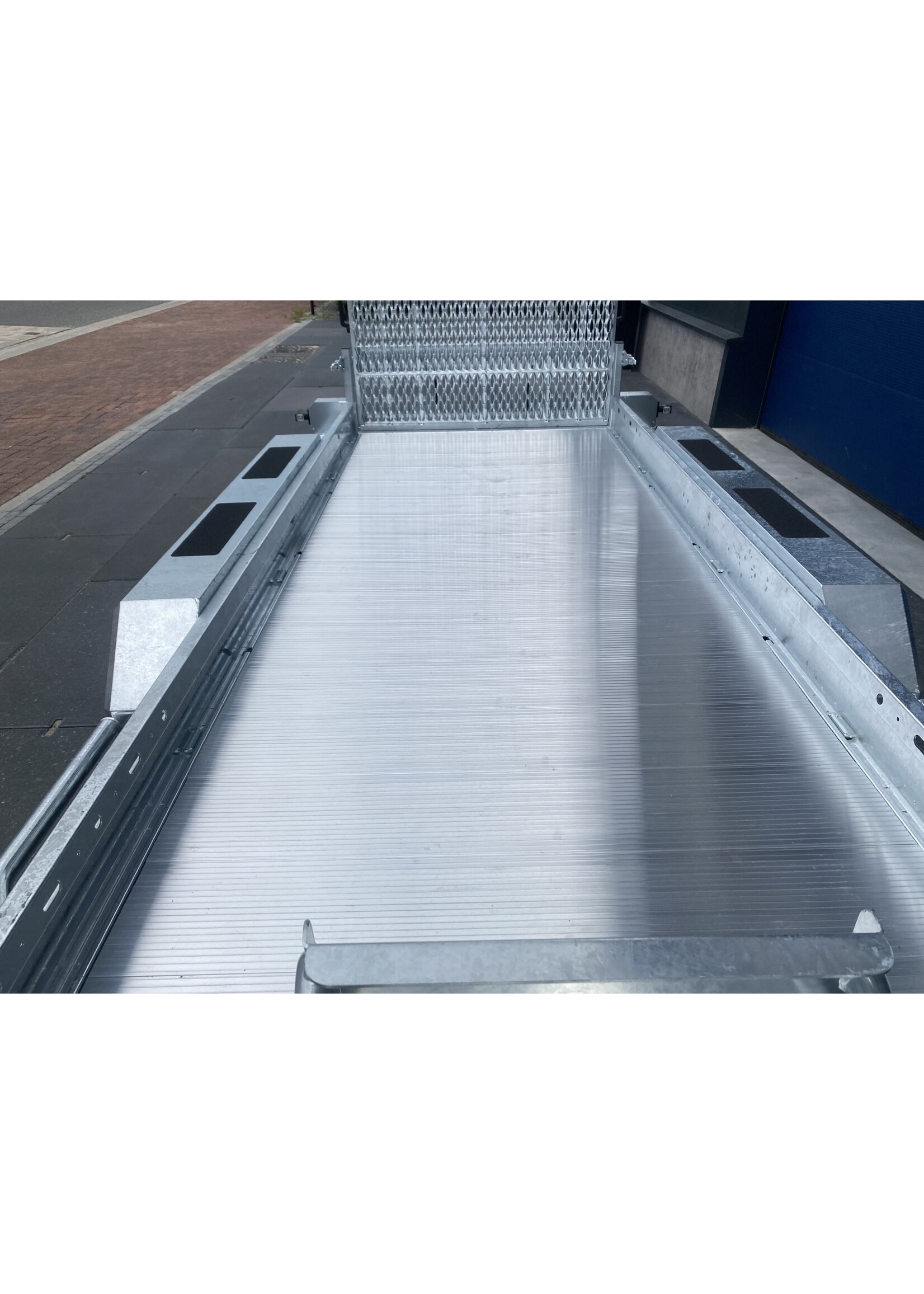 Hapert Hapert Indigo LF-3 |  405 x 159 cm |  3.500 kg | Geremd | ALL - IN AKTIE!