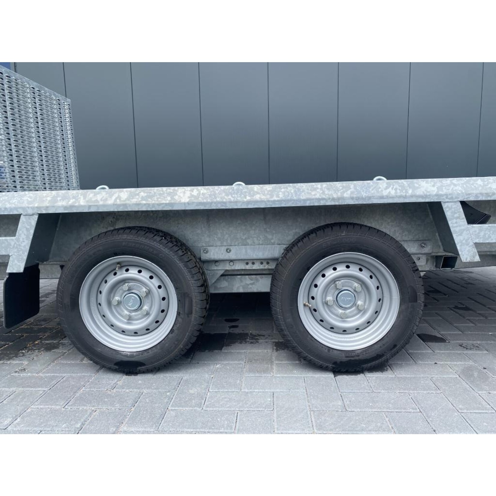 Hulco Hulco Terrax-2  294 x 150 x 27 Cm 3.500 Kg 100 Cm Klep ALL-INN AKTIE