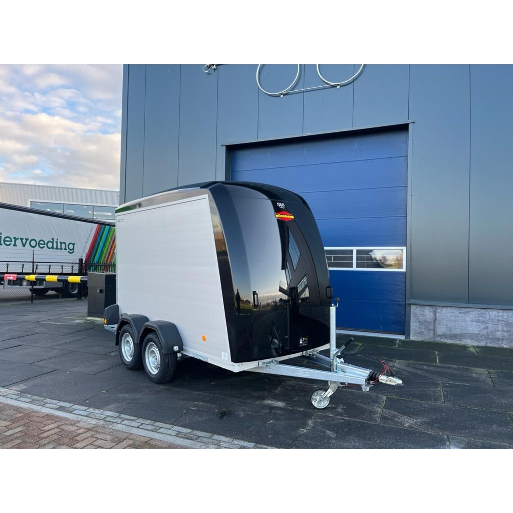 Bockmann Bockmann Gesloten Aanhangwagen | 325 x 151 x 206 cm | 2.700 kg | Geremd ALL - IN AKTIE!