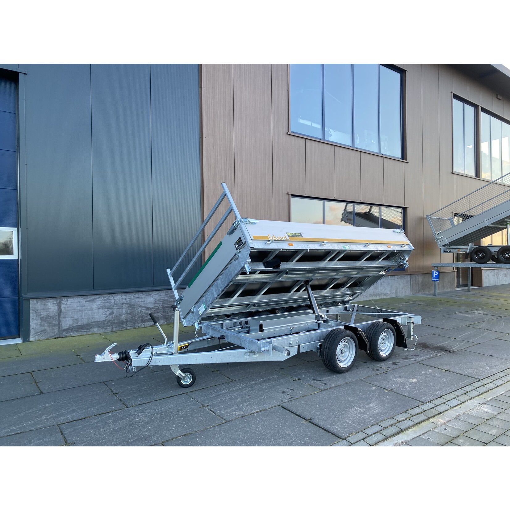 Eduard Eduard  3- zijdige kipper |  335 x 180 x 30 cm |  3.500 kg | Geremd ALL - IN AKTIE!