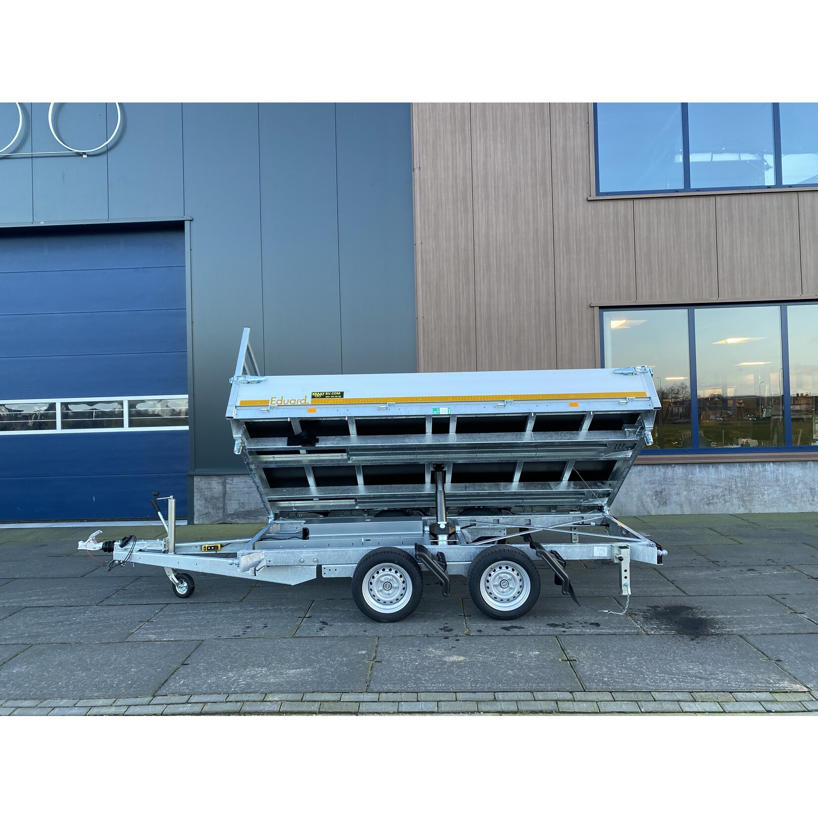 Eduard Eduard  3- zijdige kipper |  335 x 180 x 30 cm |  3.500 kg | Geremd ALL - IN AKTIE!