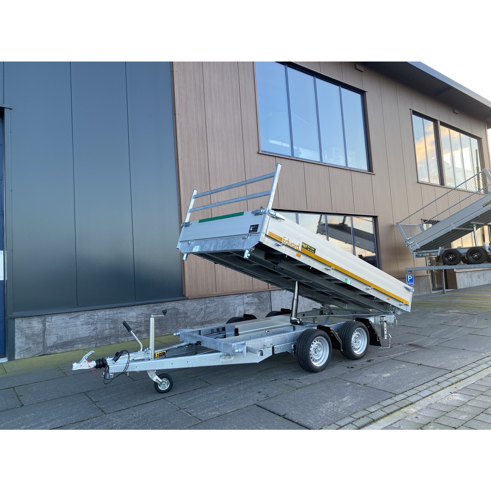 Eduard Eduard  3- zijdige kipper |  335 x 180 x 30 cm |  3.500 kg | Geremd ALL - IN AKTIE!