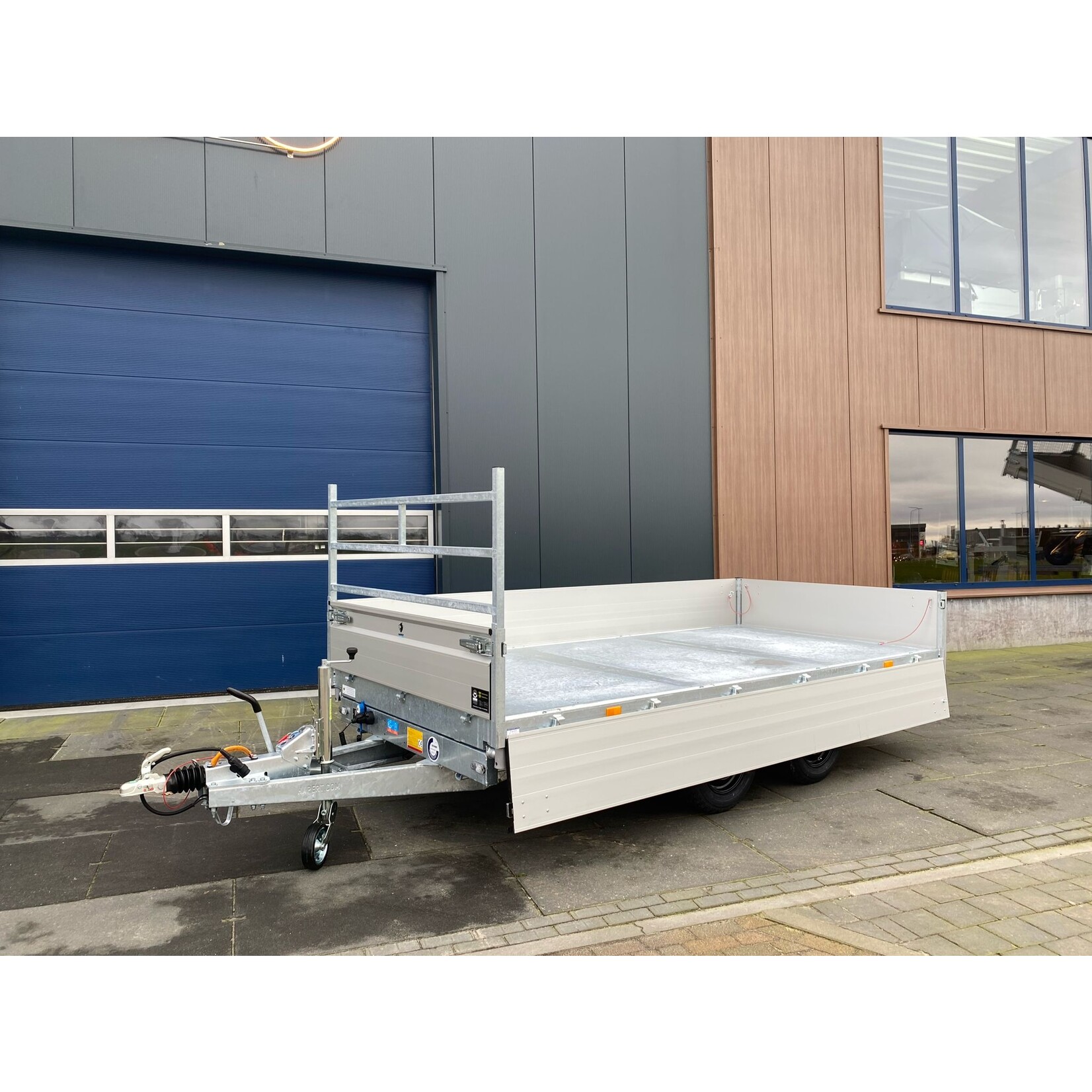 Hapert Hapert 3-zijdige kipper Cobalt Ferro HM-2 |  375 x 185 x 40 Cm | 3.500 Kg | Geremd ALL - IN AKTIE!