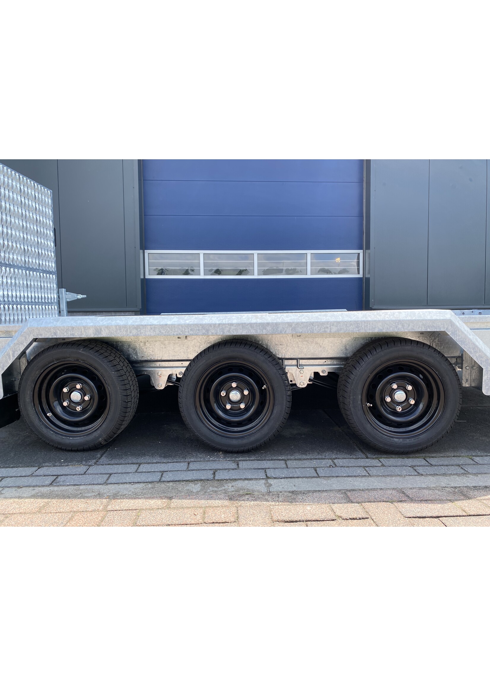 Hapert Indigo LF-3 | 405 x 179 | 3.500 kg | Geremd All in Aktie!