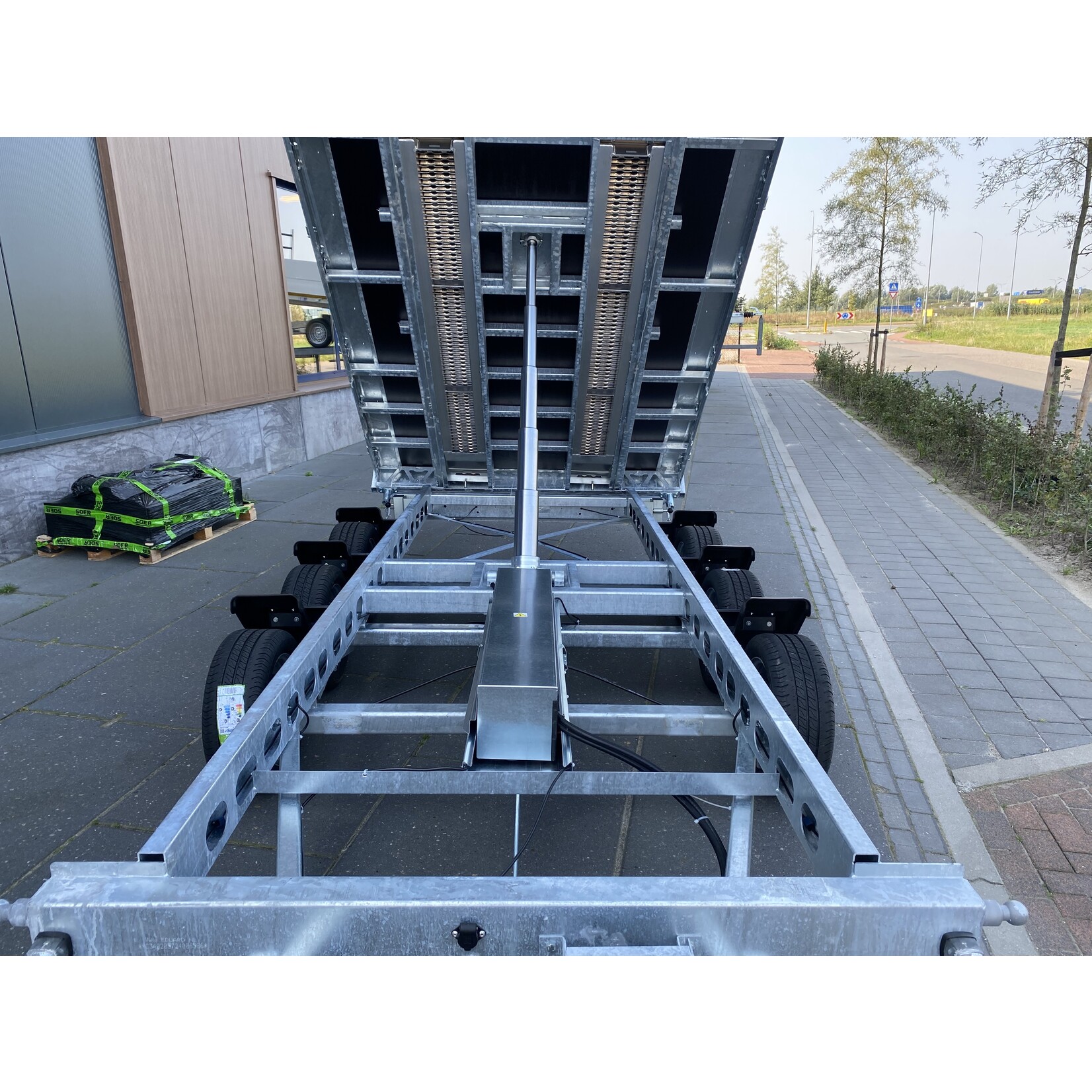 Eduard Eduard 3- zijdige kipper | 400 x 200 x 30 cm | 3.500 kg | Geremd ALL - IN AKTIE!