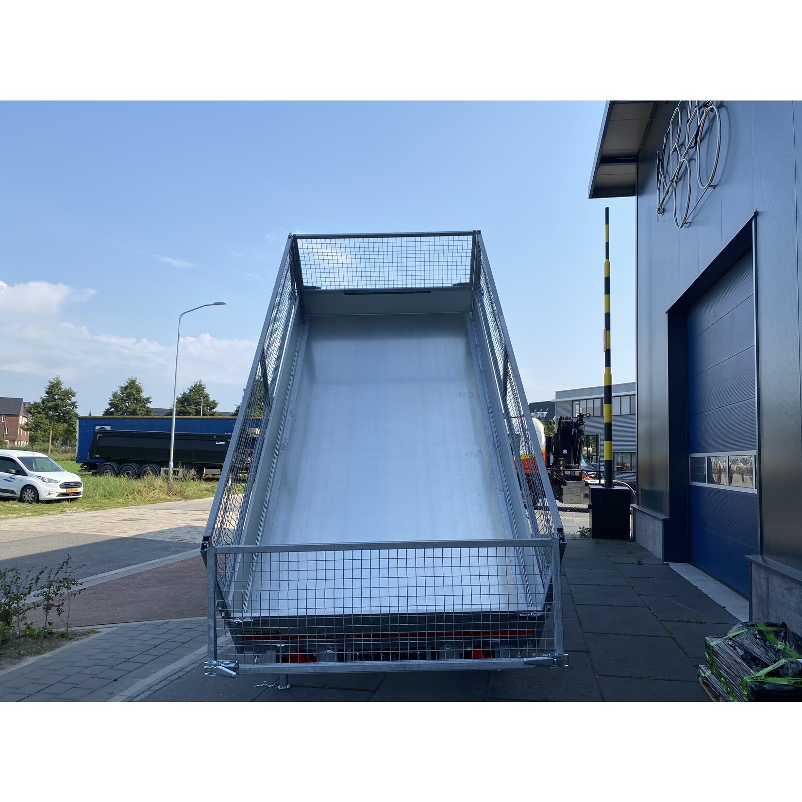 Eduard Eduard 3- zijdige kipper | 400 x 200 x 30 cm | 3.500 kg | Geremd ALL - IN AKTIE!