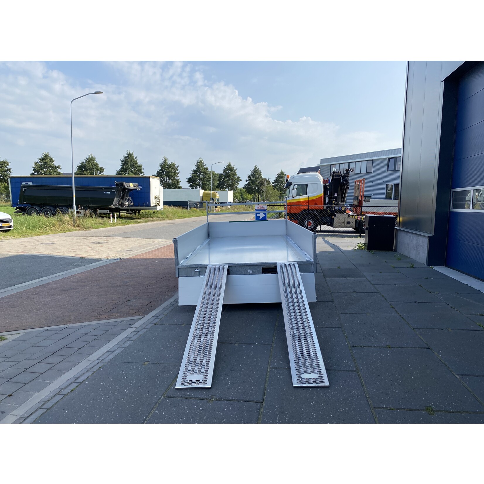 Eduard Eduard 3- zijdige kipper | 400 x 200 x 40 cm | | 3.500 kg | Geremd ALL - IN AKTIE!