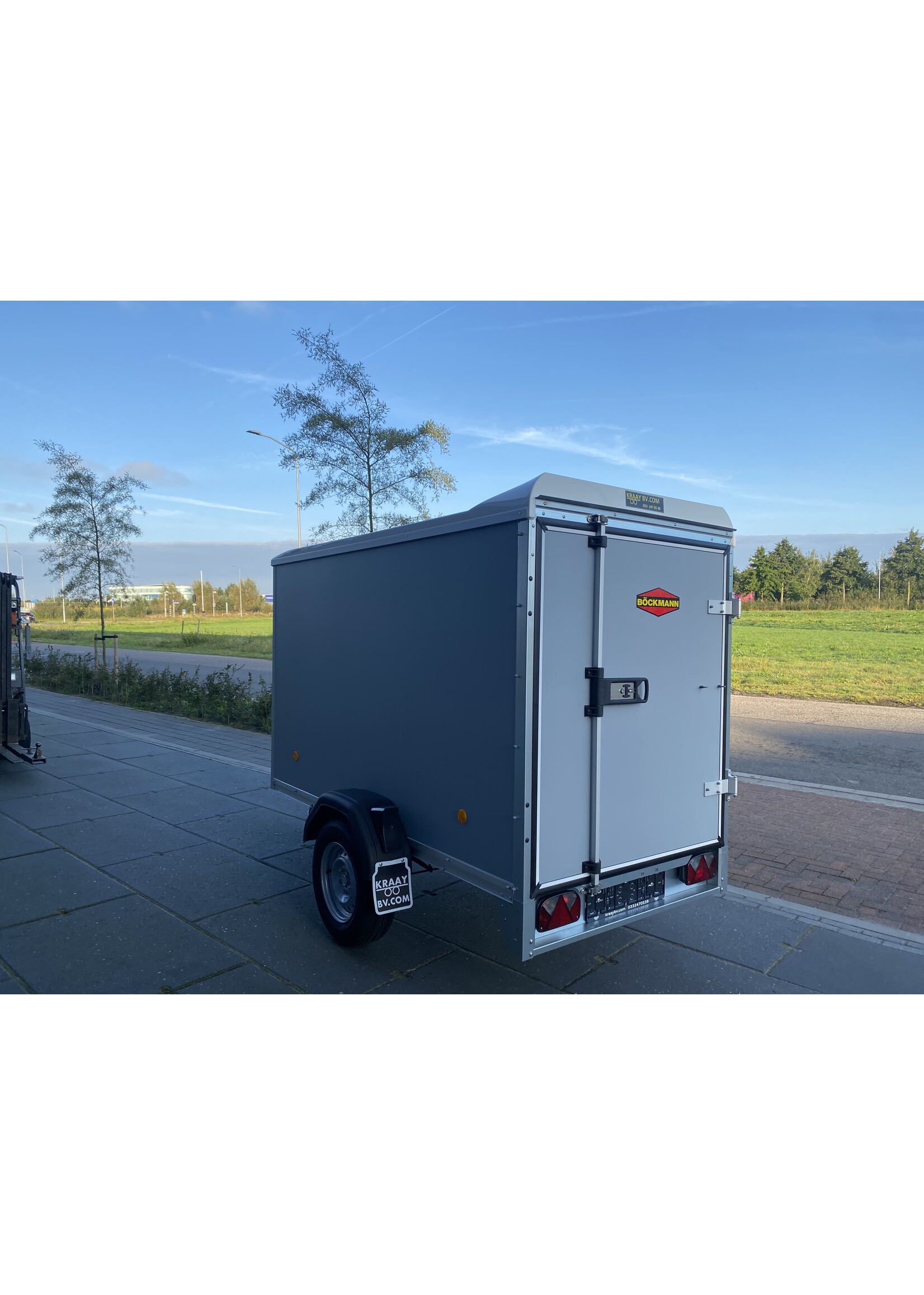 Bockmann Böckmann Gesloten Aanhangwagen | 2515L x 1300B x 1520H  | Geremd | ALL-INN AKTIE