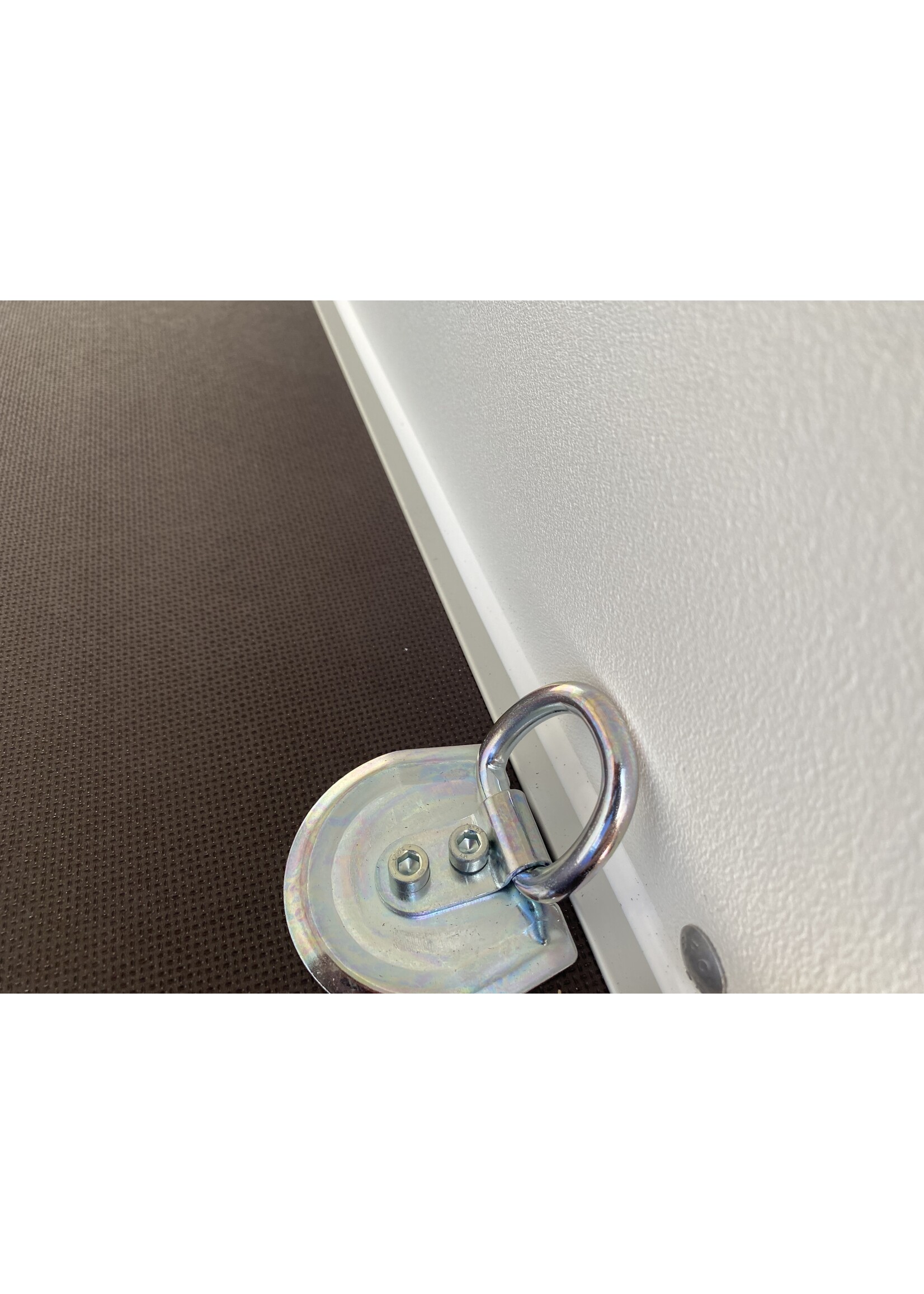 Bockmann Böckmann Gesloten Aanhangwagen | 2515L x 1300B x 1520H  | Geremd | ALL-INN AKTIE