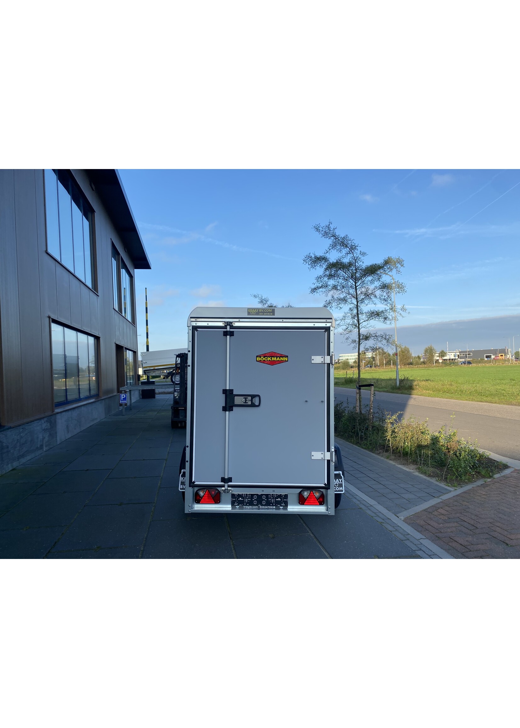 Bockmann Böckmann Gesloten Aanhangwagen | 2515L x 1300B x 1520H  | Geremd | ALL-INN AKTIE