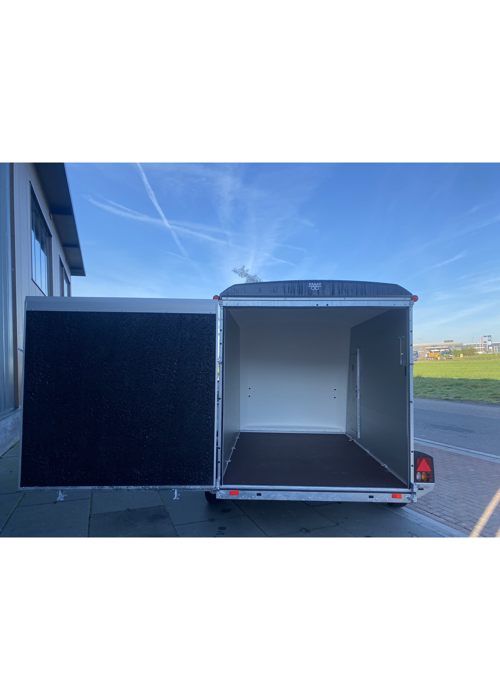 Bockmann Gesloten Aanhangwagen | 325 x 187 x 209 cm | 2.700 kg | Geremd ALL - IN AKTIE!