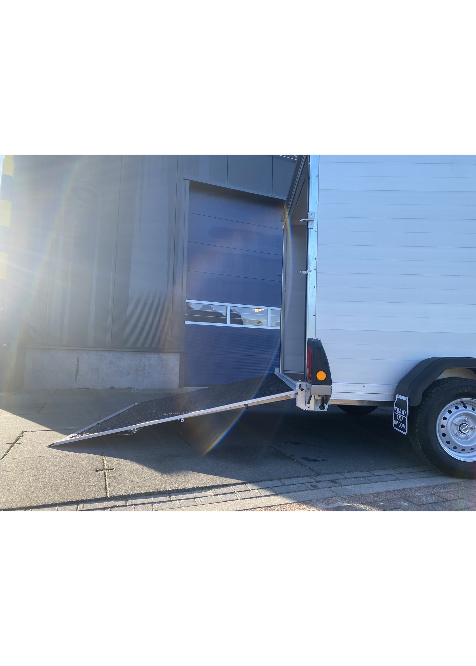Bockmann Gesloten Aanhangwagen | 325 x 187 x 209 cm | 2.700 kg | Geremd ALL - IN AKTIE!