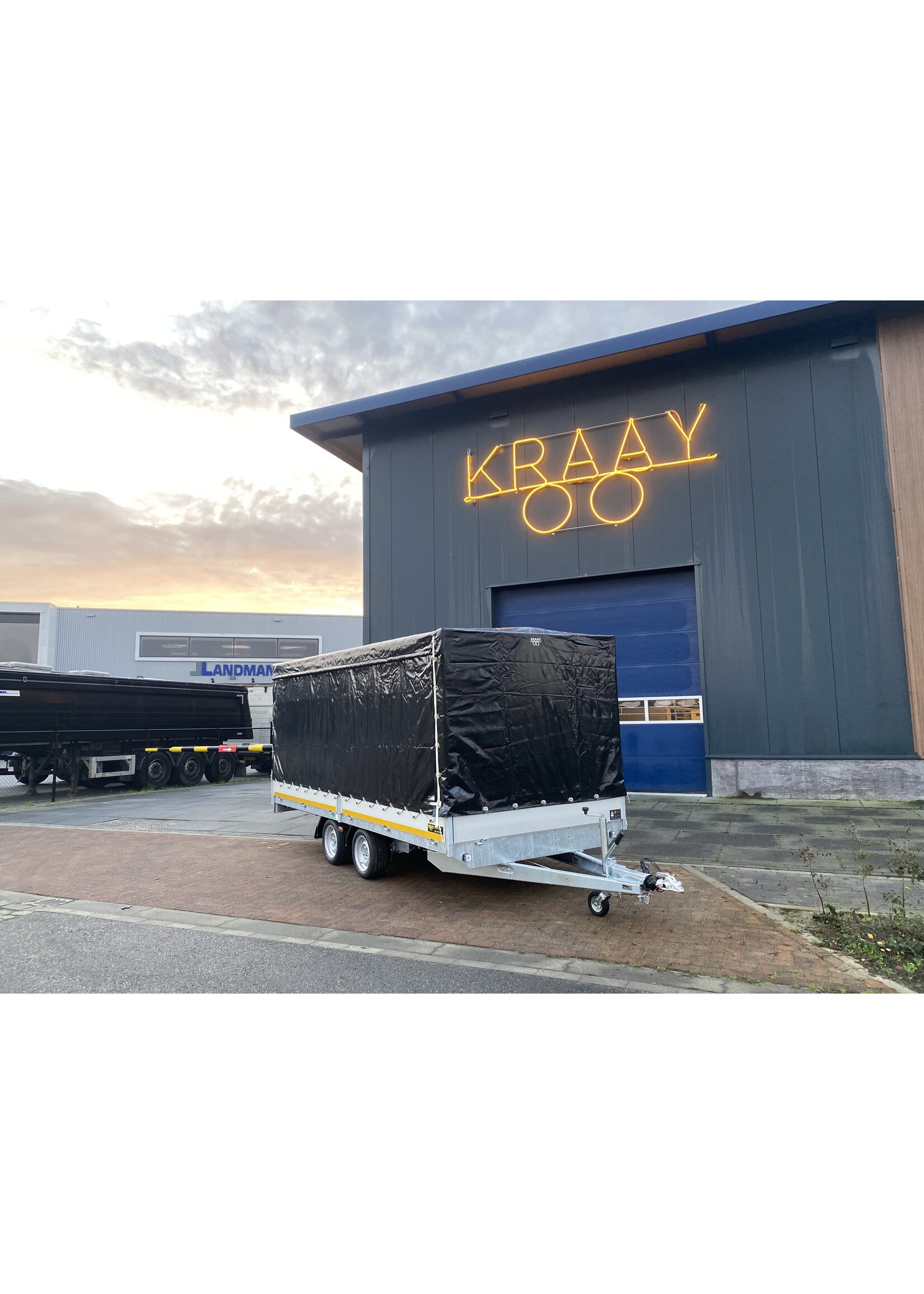 Eduard | 456 x 200 x 180 cm | 3.000 kg | Geremd ALL - IN AKTIE!