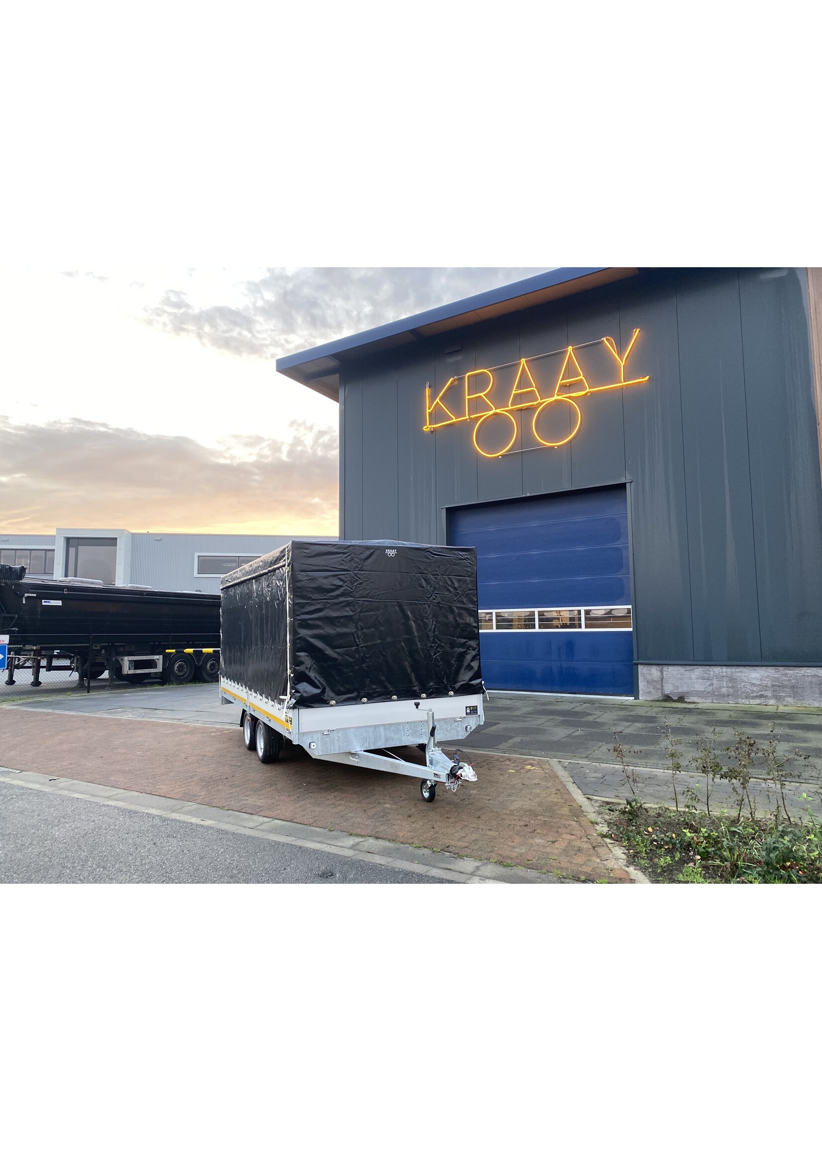 Eduard | 456 x 200 x 180 cm | 3.000 kg | Geremd ALL - IN AKTIE!