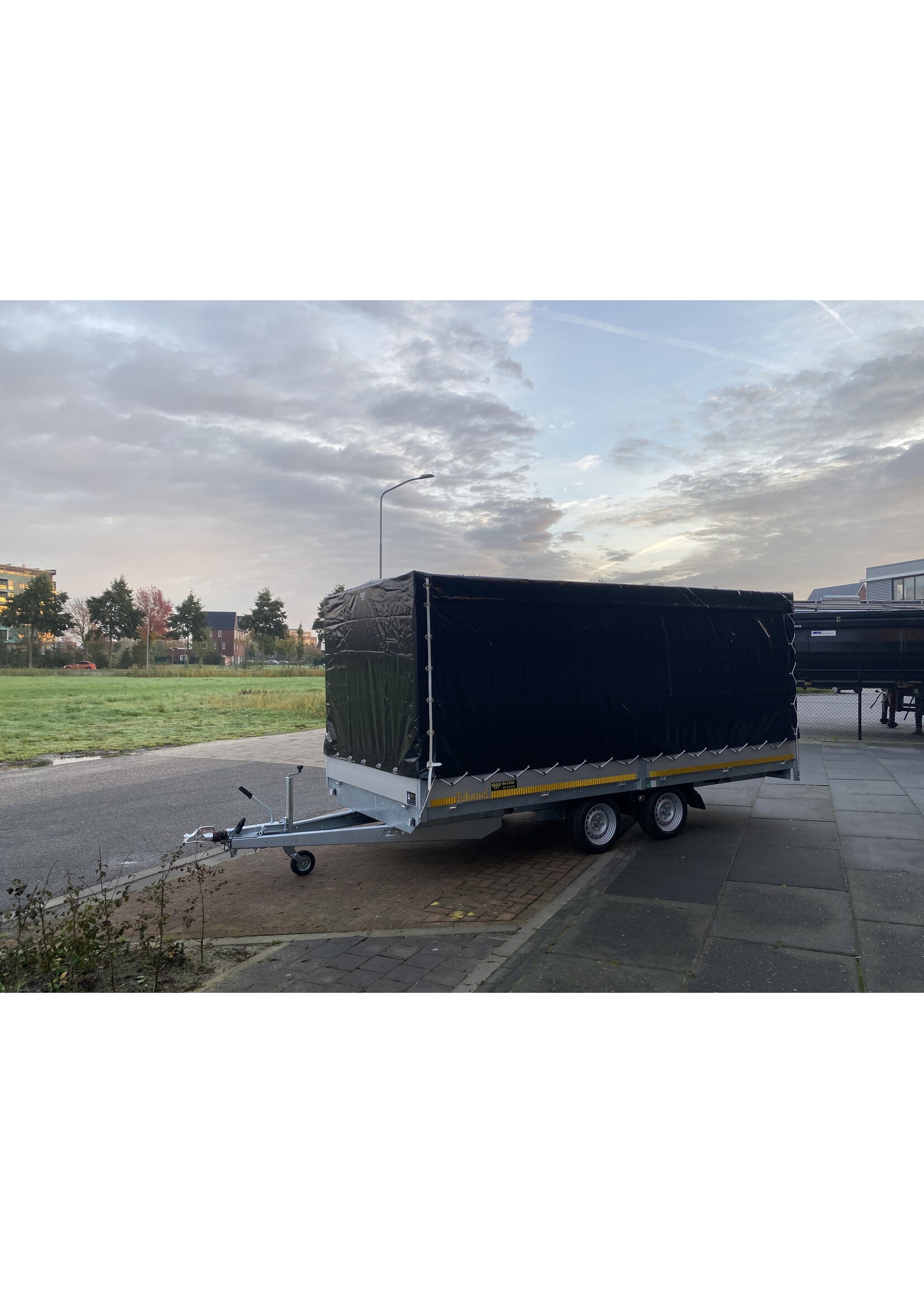 Eduard | 456 x 200 x 180 cm | 3.000 kg | Geremd ALL - IN AKTIE!