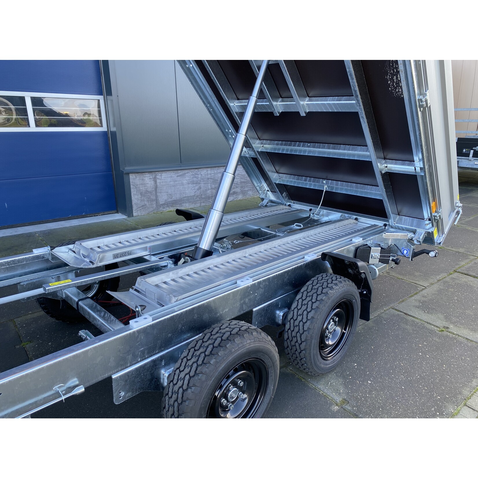 Bockmann 3-zijdige kipper| 374 x 180 x 35 cm | 3.500 kg | Geremd ALL - IN AKTIE!