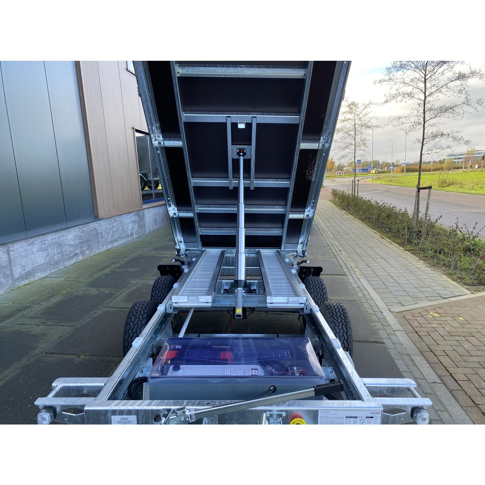Bockmann 3-zijdige kipper| 374 x 180 x 35 cm | 3.500 kg | Geremd ALL - IN AKTIE!