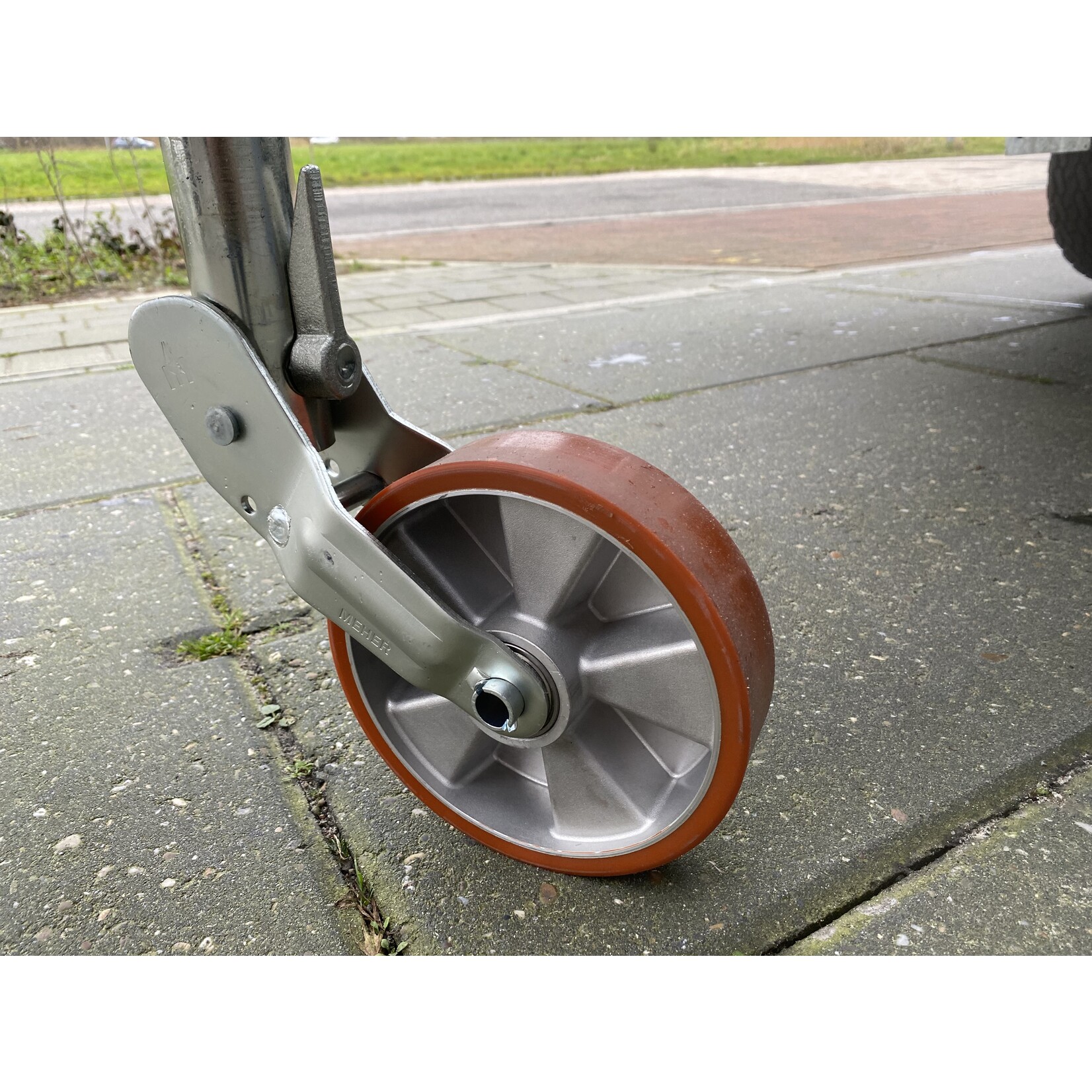 Hapert Hapert Indigo LF-3 | 405 x 179 | 3.500 kg | Geremd ALL - IN AKTIE!