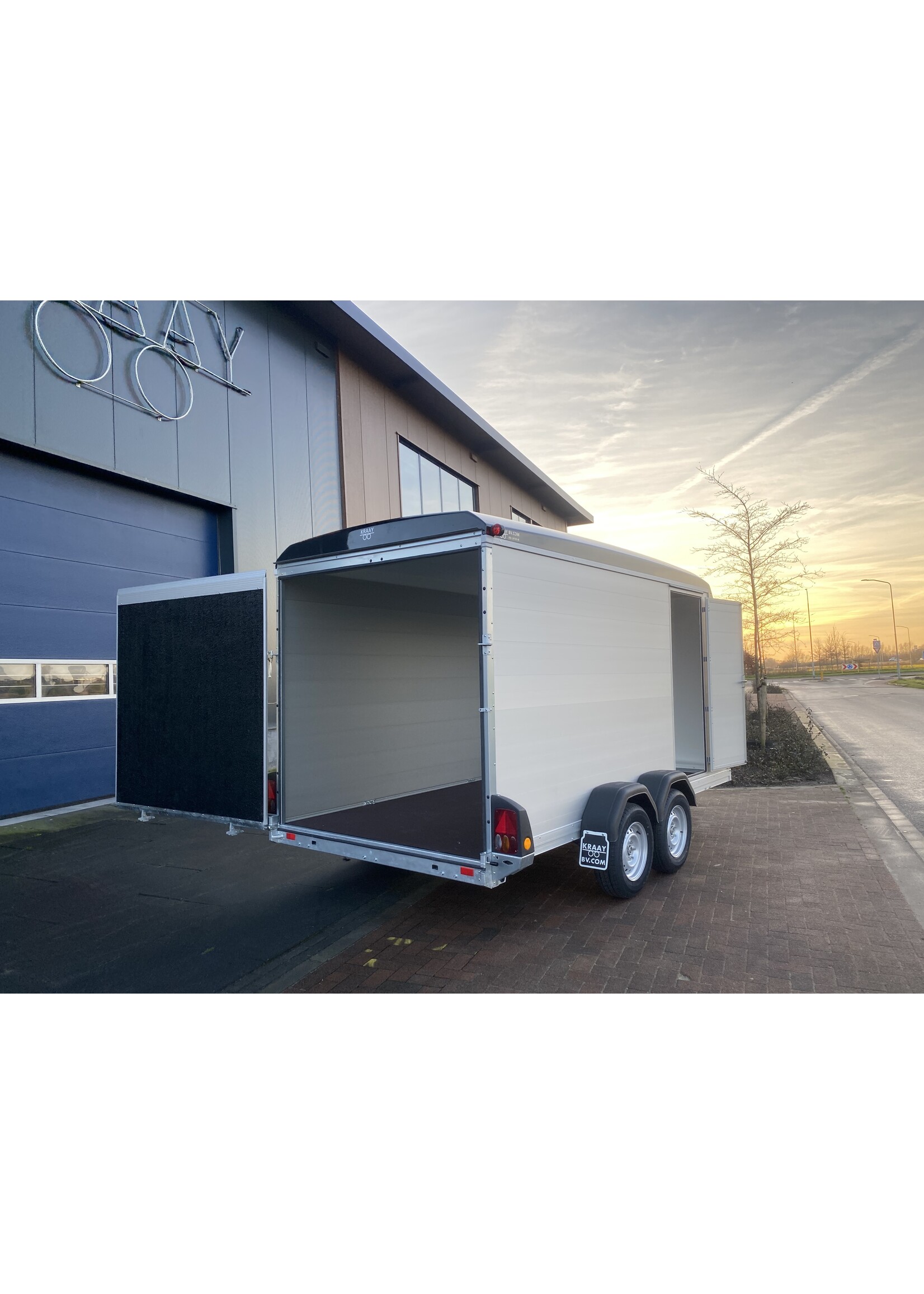 Bockmann Gesloten Aanhangwagen | 424 x 187 x 209 cm | 2.700 kg | Geremd ALL - IN AKTIE!