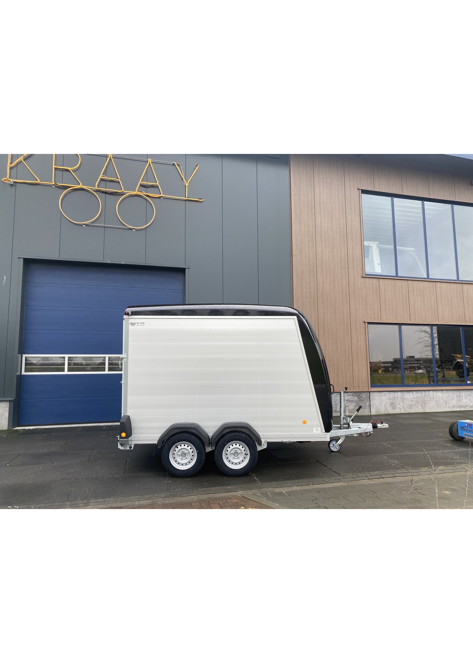 Bockmann Bockmann Gesloten Aanhangwagen | 325 x 187 x 209 cm | 2.700 kg | Geremd ALL - IN AKTIE!