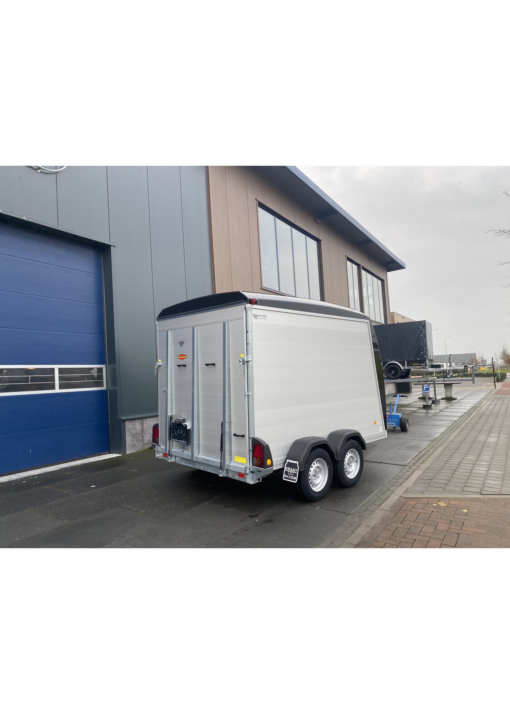 Bockmann Bockmann Gesloten Aanhangwagen | 325 x 187 x 209 cm | 2.700 kg | Geremd ALL - IN AKTIE!