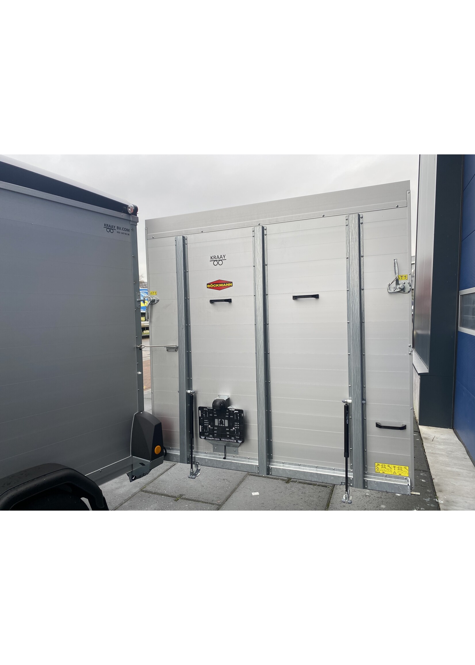 Bockmann Bockmann Gesloten Aanhangwagen | 325 x 187 x 209 cm | 2.700 kg | Geremd ALL - IN AKTIE!