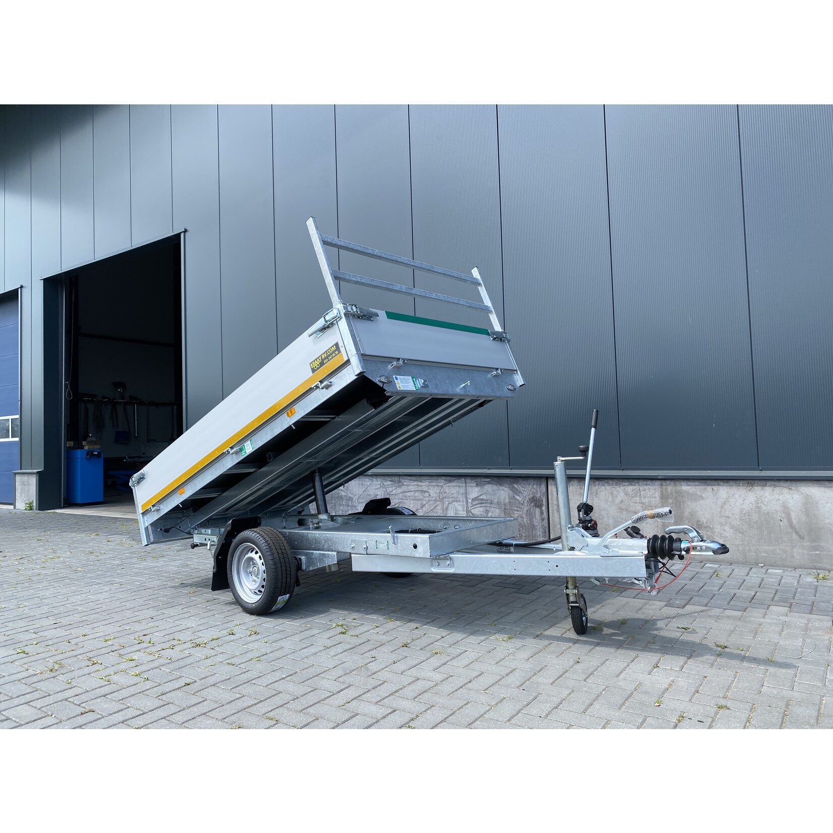 Eduard kipper | 260 x 150 x 30 cm | 1.350 kg | Geremd ALL - IN AKTIE!