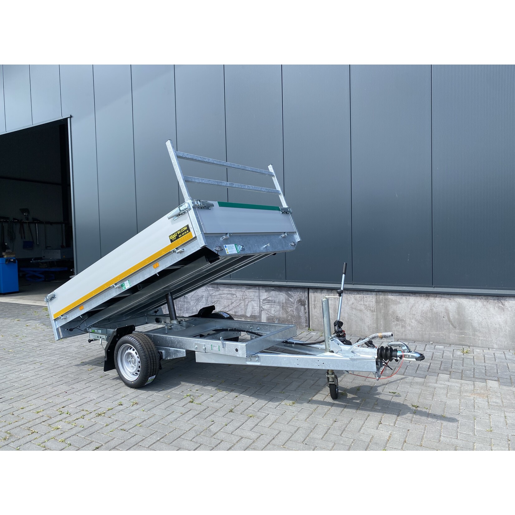 Eduard kipper | 260 x 150 x 30 cm | 1.350 kg | Geremd ALL - IN AKTIE!